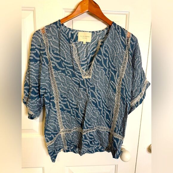 Lollys Laundry blouse size Medium in blue linen with white lace Pre-Loved - Picture 1 of 10